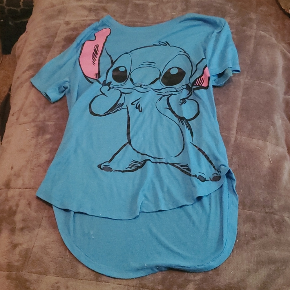 Medium disney sitch shirt